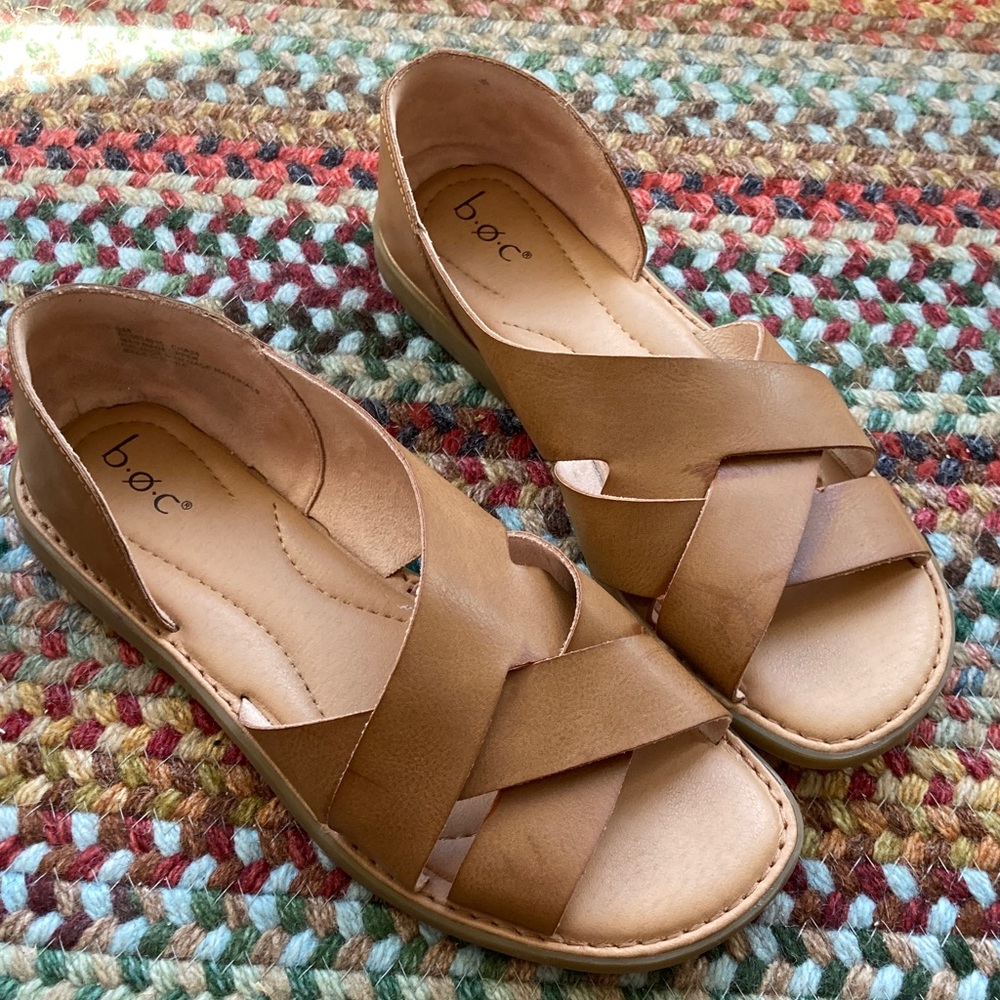 b.o.c. Women's Brown Crisscross Sandals, 9M